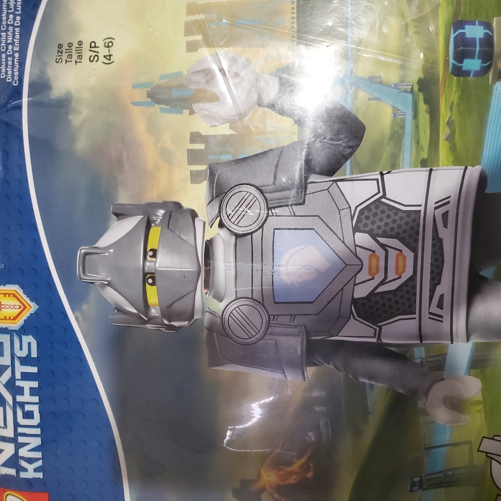 Costumes - Picture 4 of 12